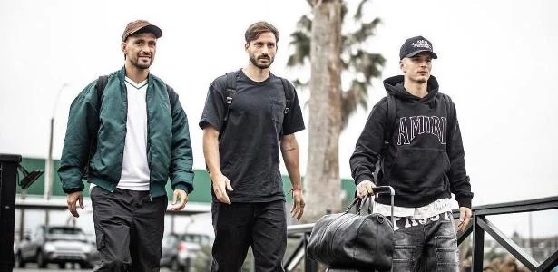 Estrangeiros do Flamengo desembarcam; Brasileiros chegam início da noite