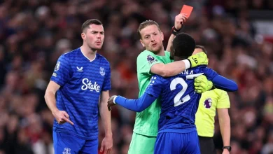 Everton's Gueye sent off after slapping teammate