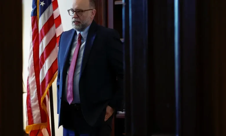 Exclusive / Trump administration requires federal hiring committees by Nov. 17