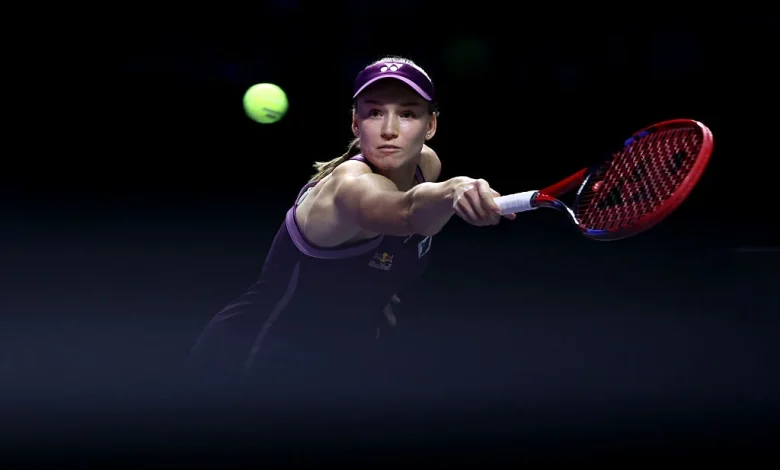 Experience prevails in Rybakina's win over Anisimova to begin her WTA Finals