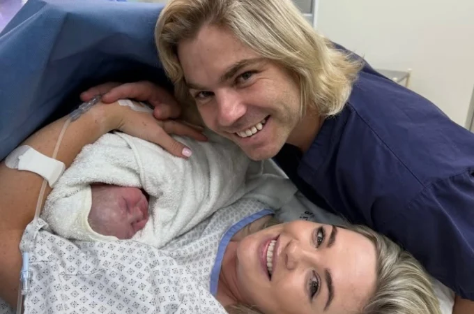 Faf de Klerk and wife Miné welcome new baby girl