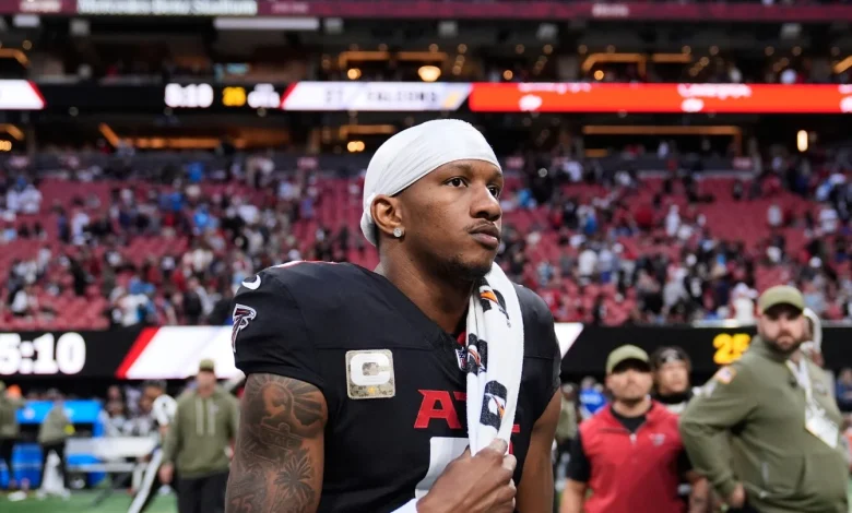 Falcons QB Penix headed to injured reserve, will miss at least 4 games with left knee injury