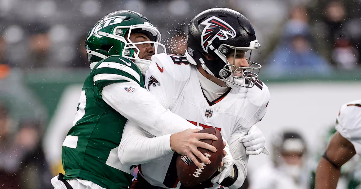 Falcons move ahead, 17-14, on Gonzalez’s 52-yard field goal