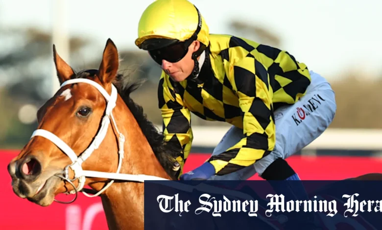 Favourite Autumn Glow wins $10m Golden Eagle