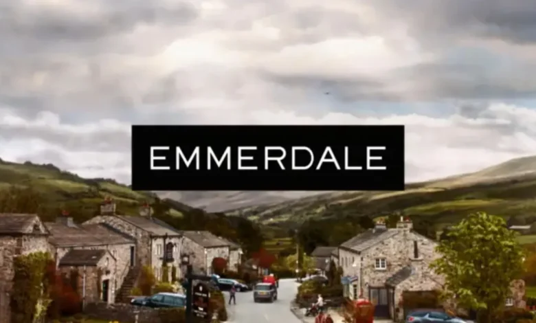 First look as legendary 90s soap star joins Emmerdale cast for Christmas special