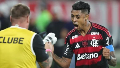 Fla vence, aproveita derrota do Palmeiras e volta a igualar rival