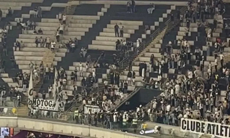 Flamenguistas ‘infiltrados’ na torcida do Atlético geram confusão na Arena MRV; veja vídeo