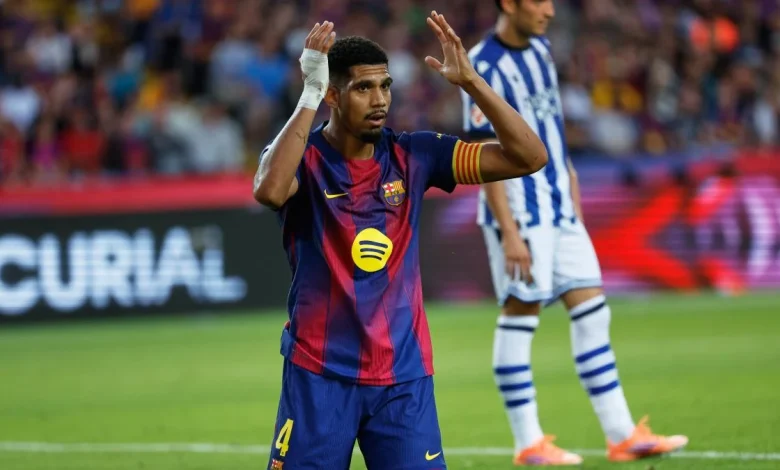 Flick apuesta por Araújo en defensa y Eric Garcia de mediocentro ante el Chelsea