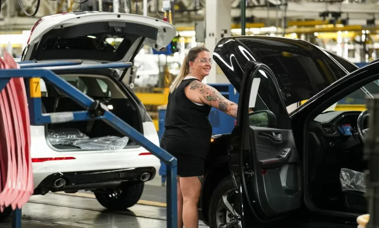 Ford Louisville Assembly Plant closed following UPS plane crash. Here's what to know