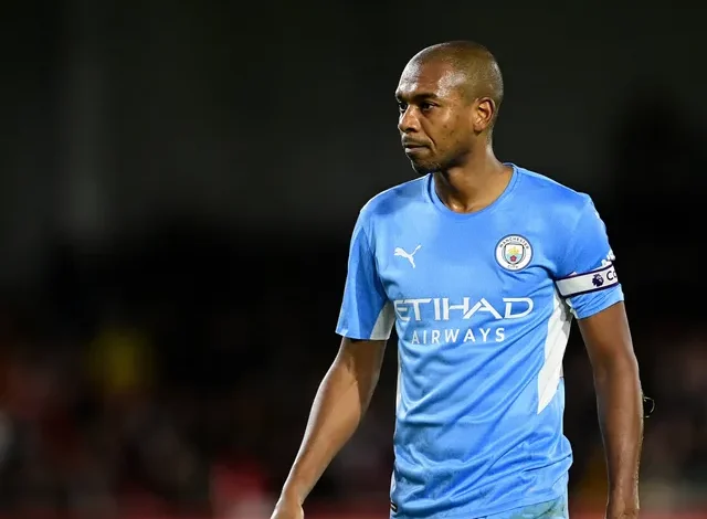 Former Man City star Fernandinho opens door to Etihad return