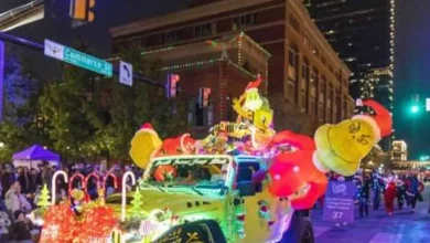 Fort Worth Parade of Lights 2025: Street closures, parking & more tips