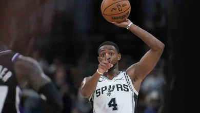 Fox's season-high 28 points leads Spurs past Kings without Wembanyama
