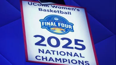 Fudd, UConn rout FSU after unveiling title banner