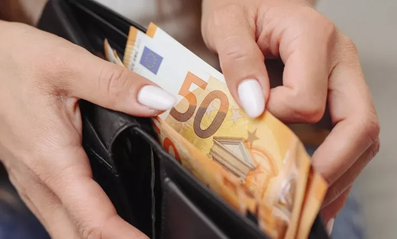 Full list of groups who qualify for social welfare Christmas Bonus as payment date nears