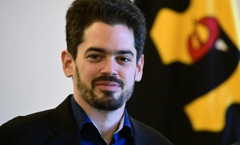 Fumigènes, affrontements... Le concert du chef d’orchestre israélien Lahav Shani perturbé par des militants à la Philharmonie de Paris