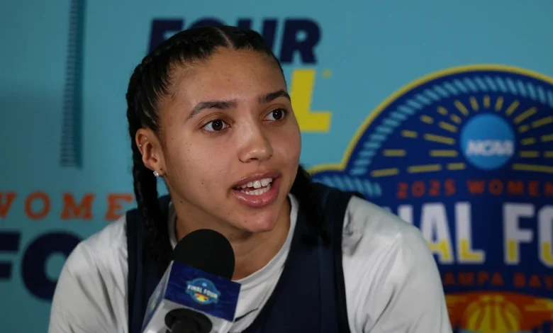 Geno Auriemma Gets Honest on How UConn Has ‘Bailed Out’ Azzi Fudd