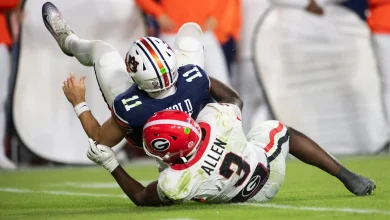 Georgia Linebacker Suffers Injury in Matchup vs Texas Longhorns