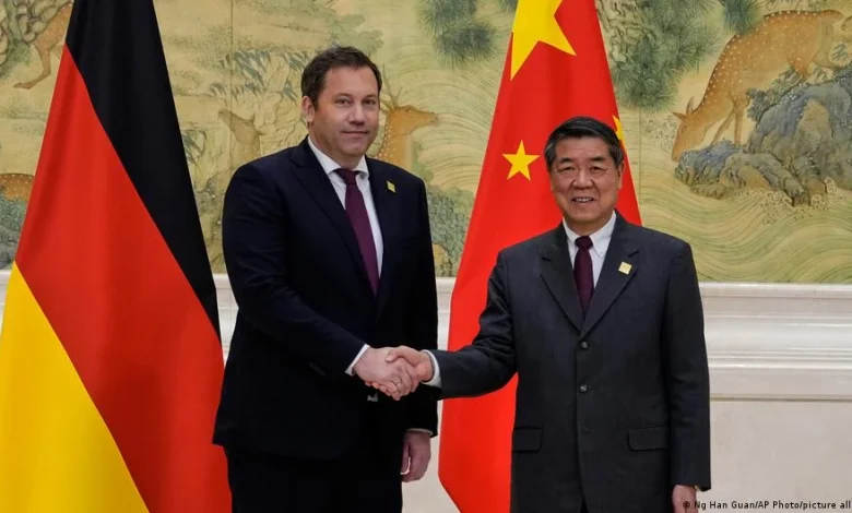 Germany news: Klingbeil in China seeks better trade ties