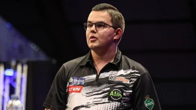 Gian van Veen Edges Past Lisa Ashton in Thrilling Grand Slam of Darts Opener