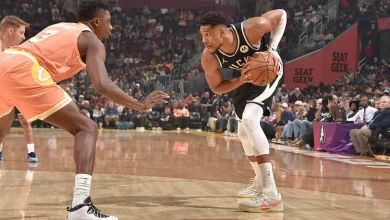 Giannis Antetokounmpo exits game vs. Cavaliers early with left groin strain