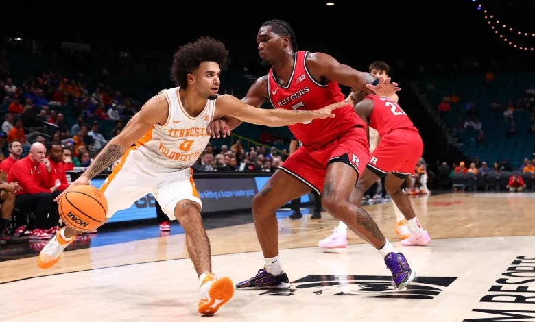 Gillespie Scores 32, as #17/16 Vols Pound Rutgers, 85-60, in Las Vegas