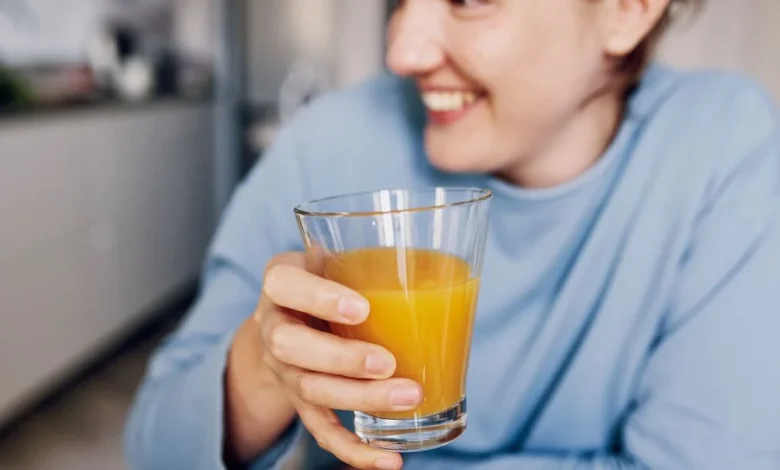 Glass of one drink a day cuts cholesterol, inflammation and blood pressure