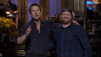 Glen Powell Brings His UPS Driver to Crash ‘SNL’ Monologue: ‘He Thought It Was a Scam, But He Still Came’