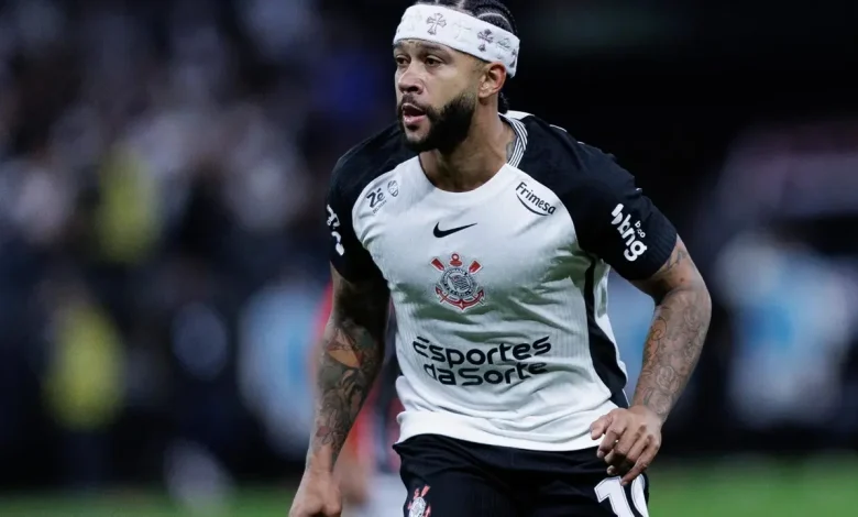 Gol de Memphis em Corinthians x São Paulo enlouquece torcedores: 'Humilhou'