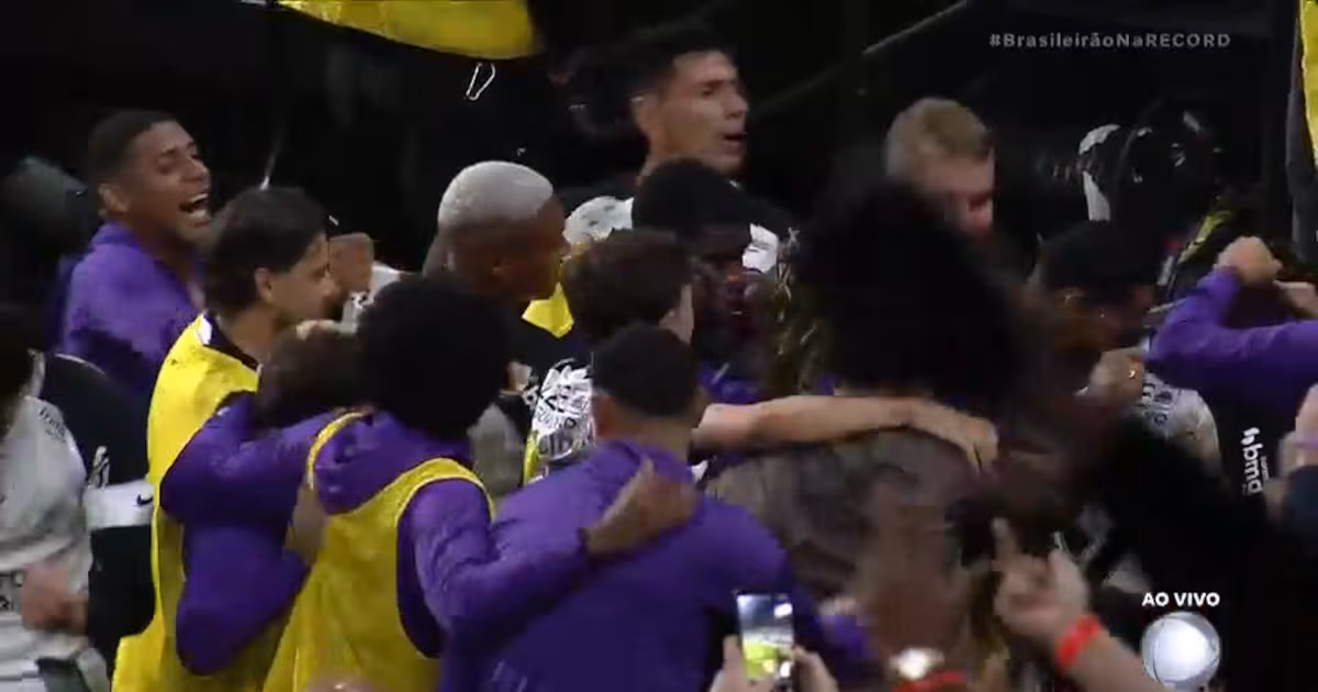 Gol do Corinthians! Vitinho acerta 'chutaço' na trave e Yuri Alberto marca no rebote