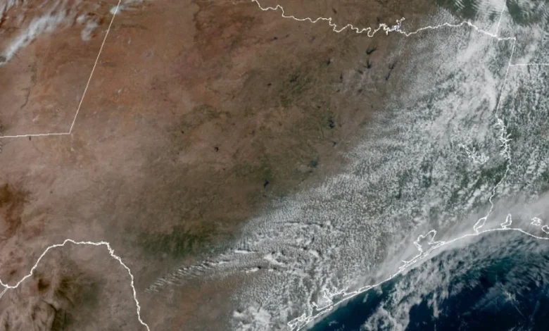 Good chances for locally heavy rain for San Antonio this week