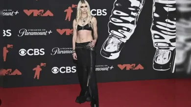 Gossip Girl Star Reaches #1 on the Billboard Chart