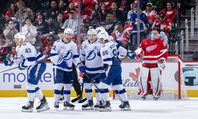 Gourde scores twice, Lightning top Red Wings for 6th straight win