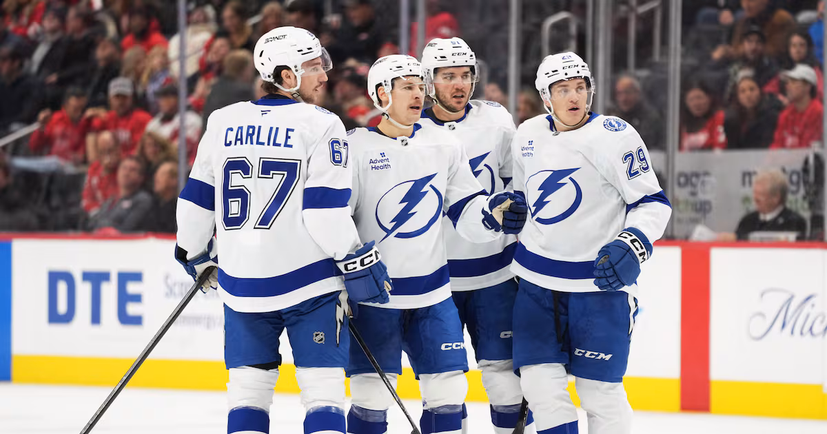 Gourde scores twice as Lightning top Red Wings for sixth straight victory