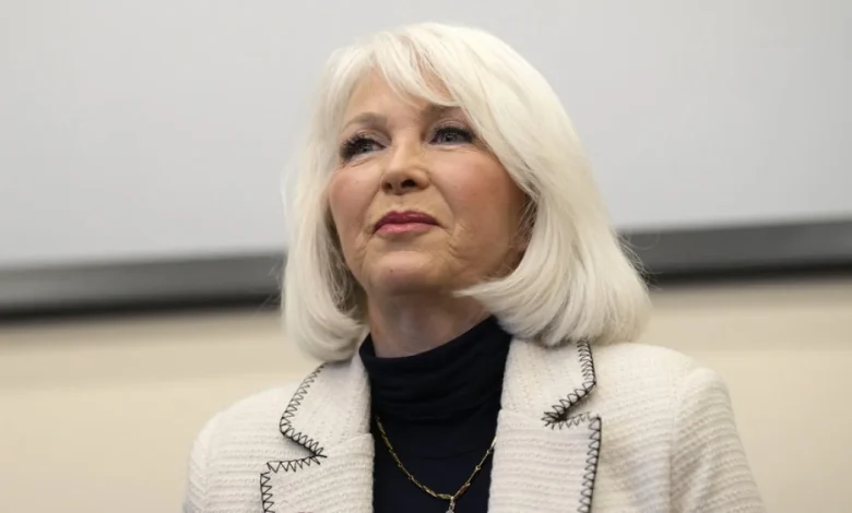 Gov. Polis faces a bipartisan push to keep Tina Peters in state custody as Trump admin requests transfer