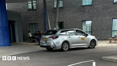 Government to ban asylum seekers from using taxis