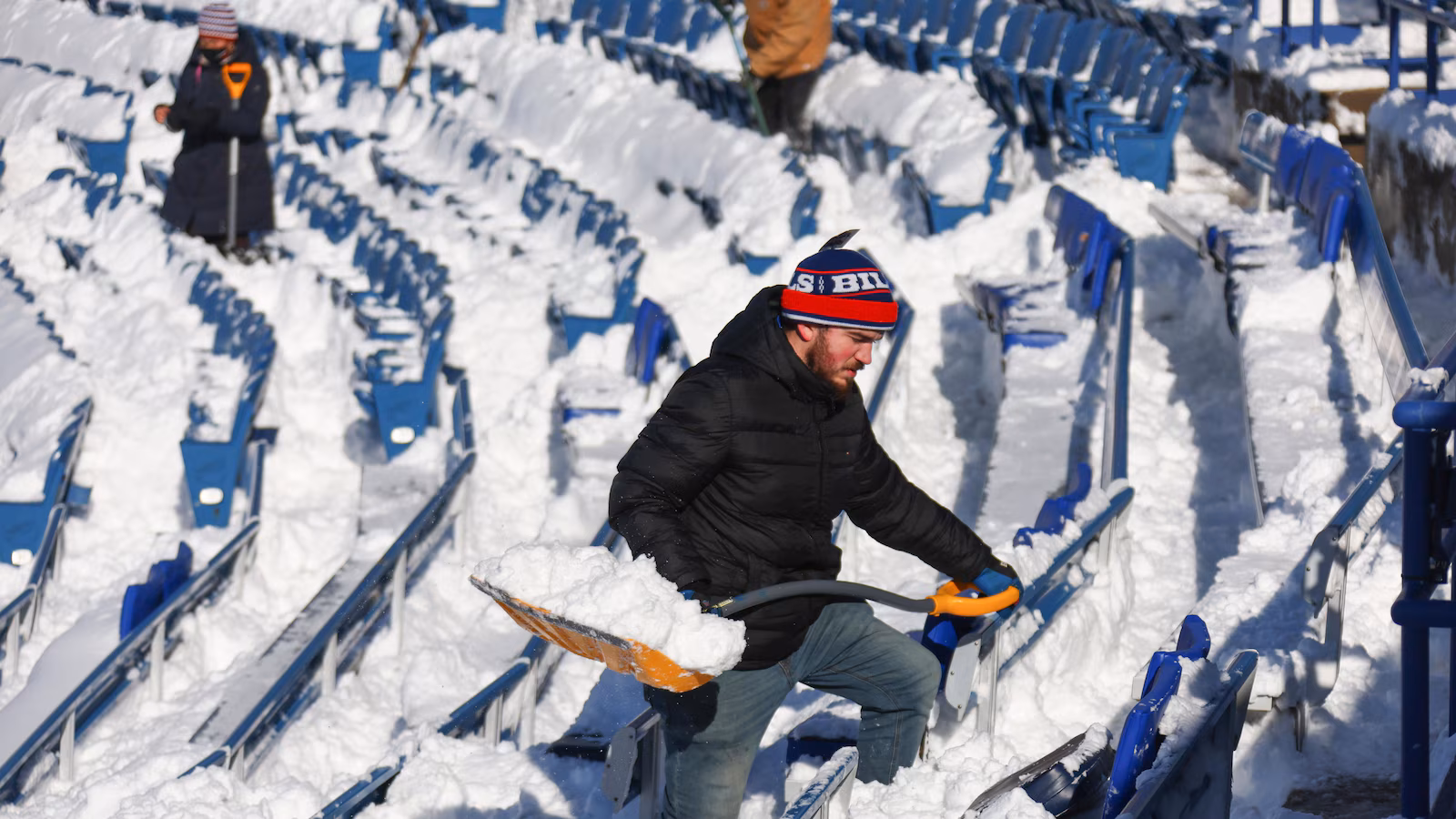 Great Lakes region preparing for bad weather as lake-effect snowfall ingredients begin mixing