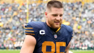 Green Bay Packers tight end Tucker Kraft injures knee in third quarter