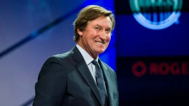 Gretzky meets with Canadian men's national team ahead of Venezuela match