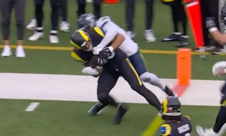 HIGHLIGHTS: Rams TE Tyler Higbee with a 23-yard catch and run against the Seahawks