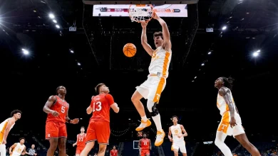 HOOPS CENTRAL: #17/16 Tennessee vs. #3/2 Houston