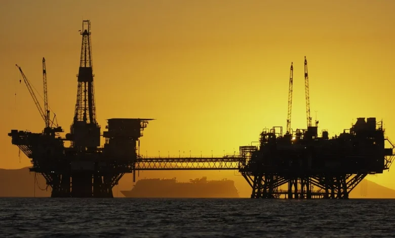 HSBC Says Oil, Gas Deals to Drop ‘Materially’ in Energy Mix