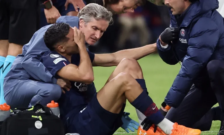 Hakimi sigue a Dembélé y se marcha lesionado entre lágrimas