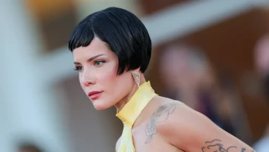 Halsey Brings Summer Back to Our Timelines in Pastel Poolside Look While on Vacation