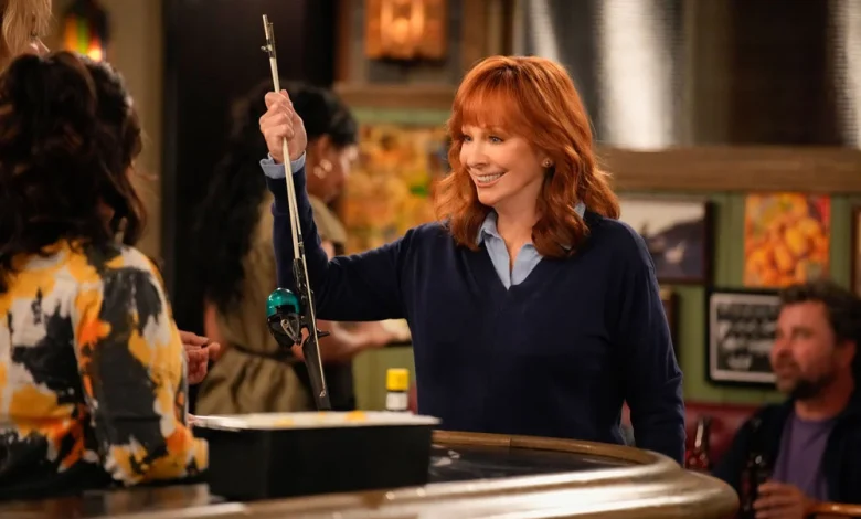"Happy’s Place" cast talk Reba McEntire & season 2 cameo with JoAnna Garcia Swisher