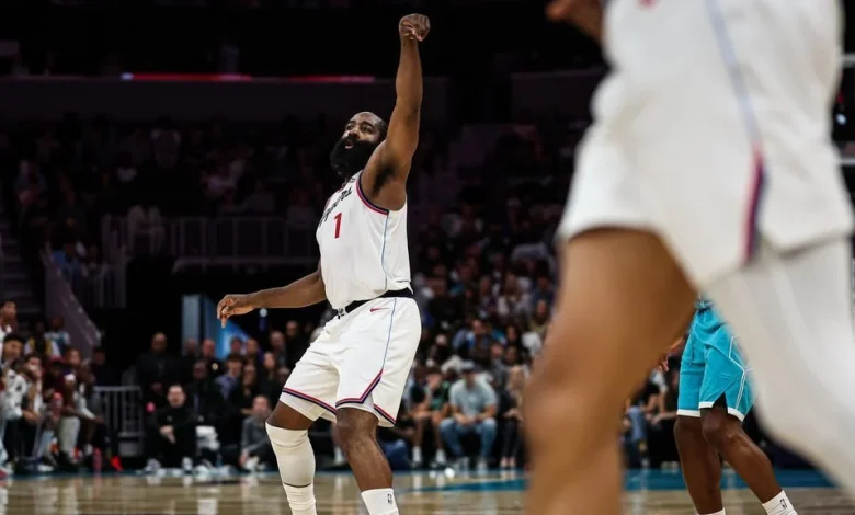 Harden hangs 55 on Hornets to set Clips record