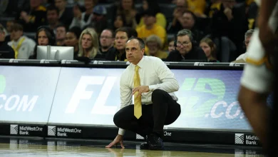 Hawkeyes Defeat Robert Morris, 101-69, in McCollum’s Debut