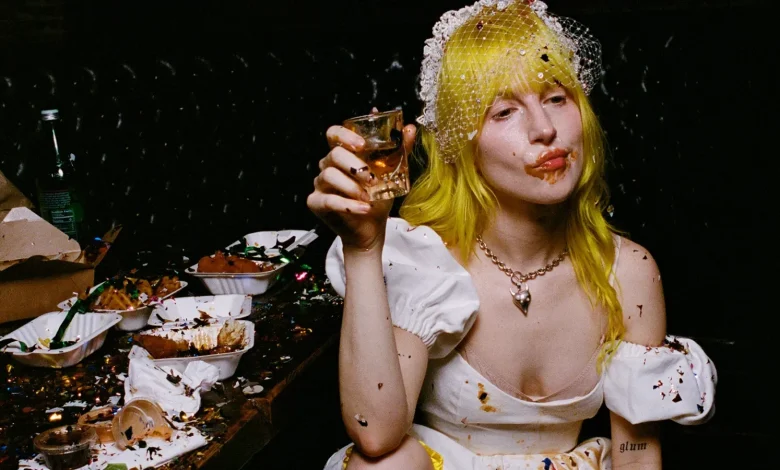 Hayley Williams Completes ‘Ego Death’ With Closing Song ‘Showbiz’