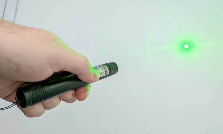 Health Canada issues 'injury hazard' warning about laser pointer sold on Amazon