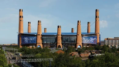 Heatherwick Studio unveils stadium surrounded by 12 chimneys for Birmingham City