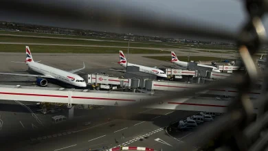 Heathrow Airport's £49bn third runway plan chosen by government